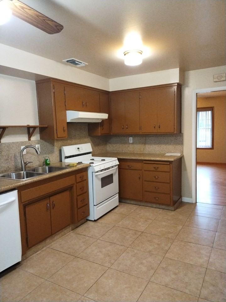 106 Brady Ct #106 - Photo 3 of 18