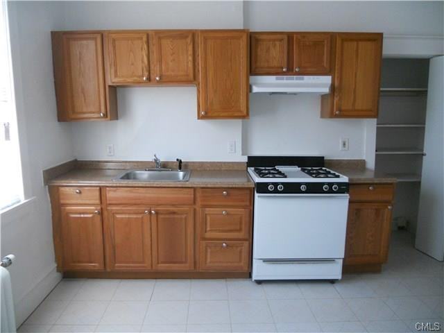 135 Connecticut Ave #B - Photo 2 of 22