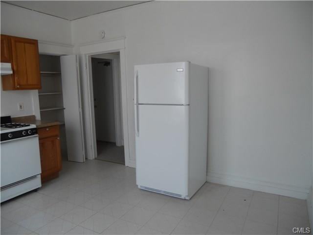 135 Connecticut Ave #B - Photo 3 of 22