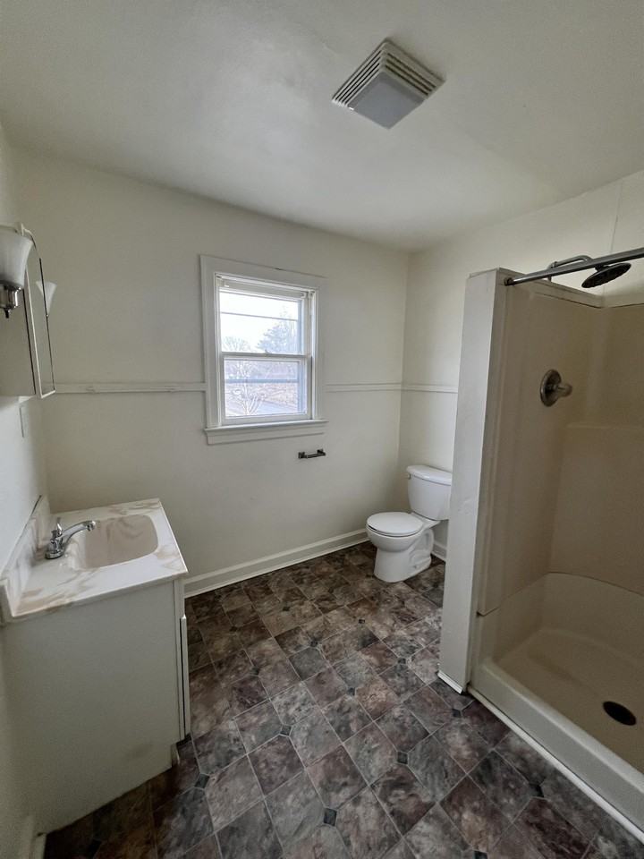 609 West Broadway Street #1 - Photo 3 of 7