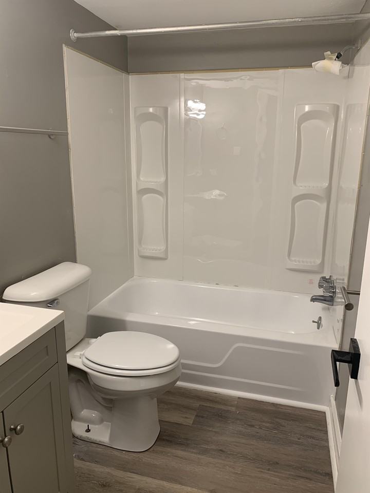 802 Pineridge Dr #802-6 - Photo 3 of 6