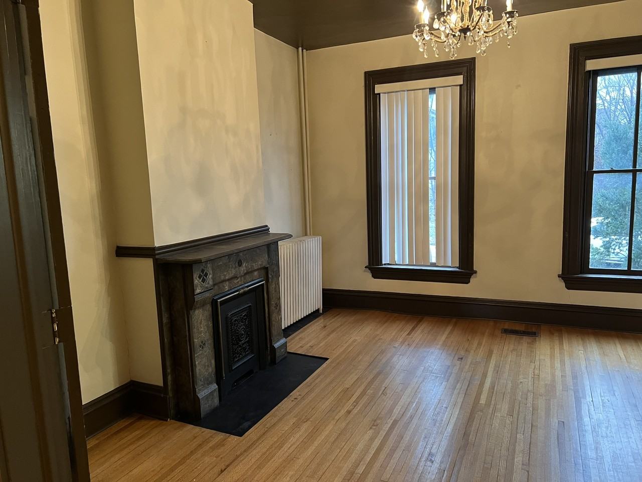 721 W 7th St #SFH - Photo 6 of 50