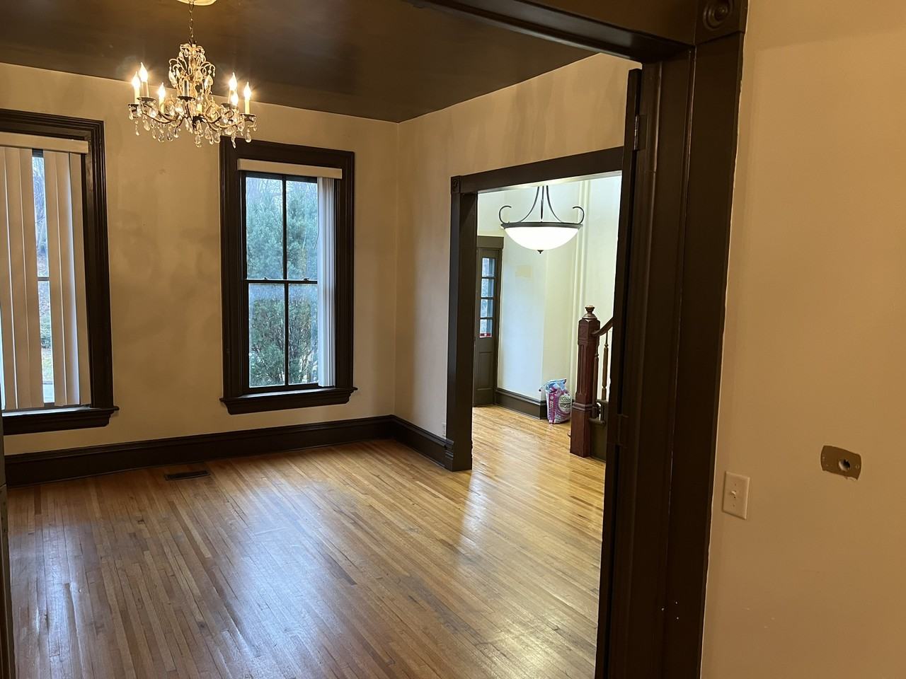 721 W 7th St #SFH - Photo 7 of 50