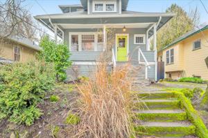 featured image of 3431 Se Caruthers St #1