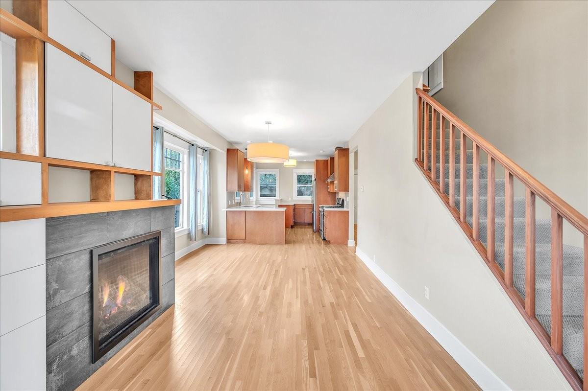 3431 Se Caruthers St #1 - Photo 3 of 10
