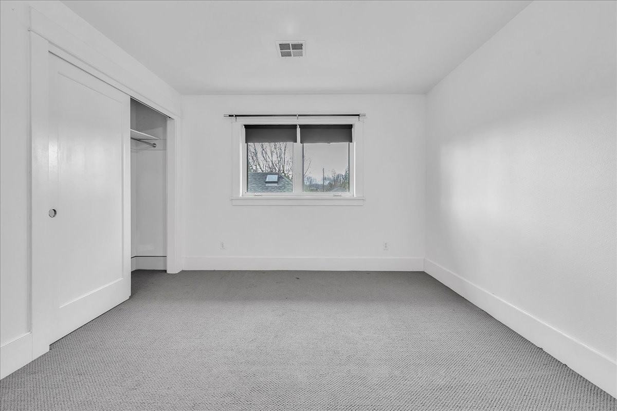 3431 Se Caruthers St #1 - Photo 7 of 10