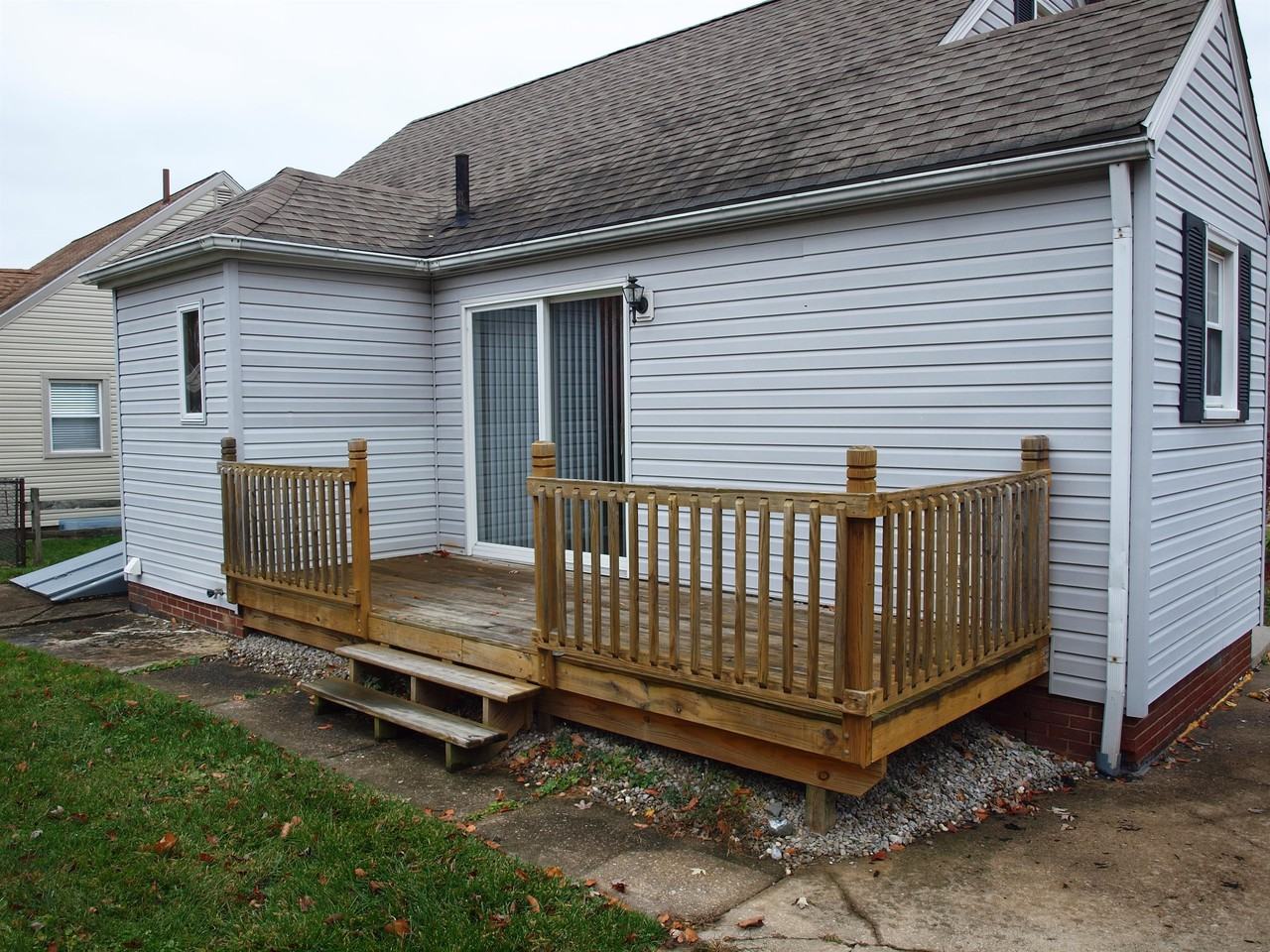 1125 Lakeview Ave Nw - Photo 2 of 23