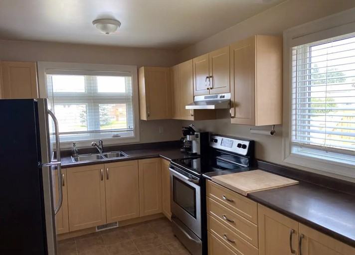 535 Couture Ave - Photo 2 of 10