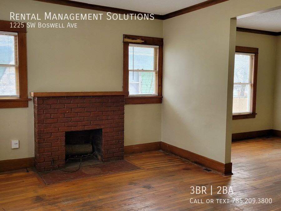1225 Sw Boswell Ave - Photo 3 of 31