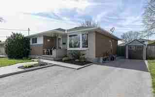 featured image of 81 Parkway Cres #LOWER