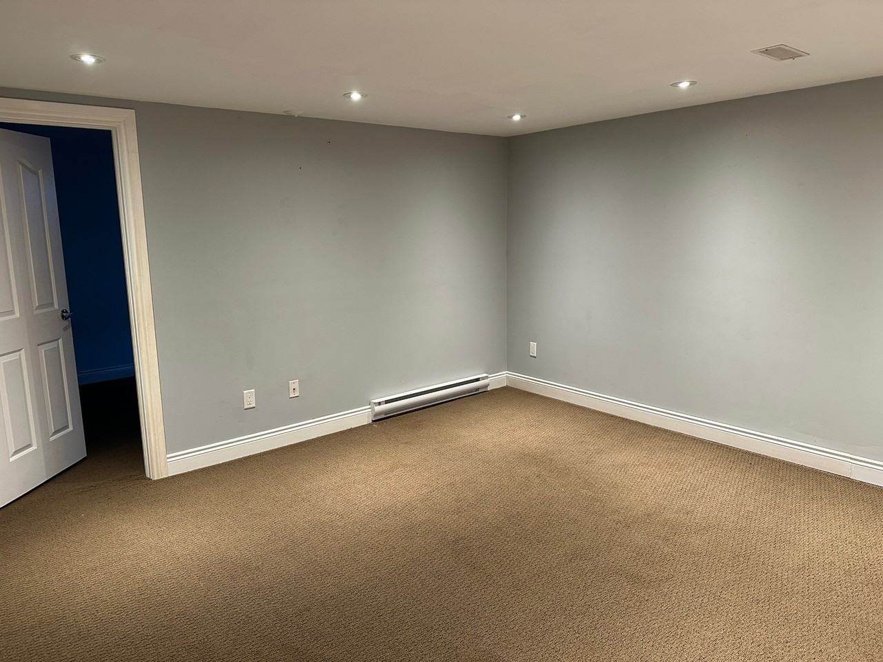 81 Parkway Cres - Photo 5 of 16