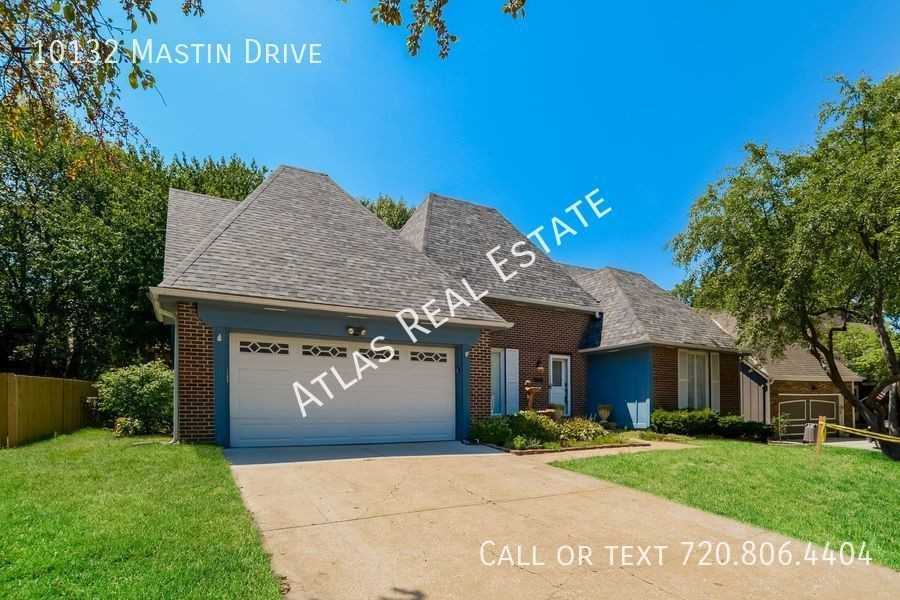 10132 Mastin Dr - Photo 2 of 39