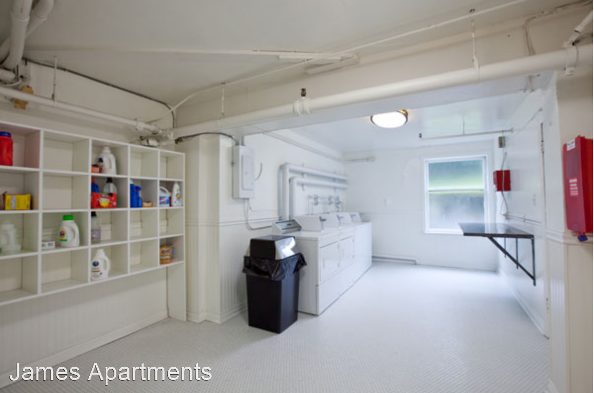 2124 California Ave SW - Photo 2 of 7