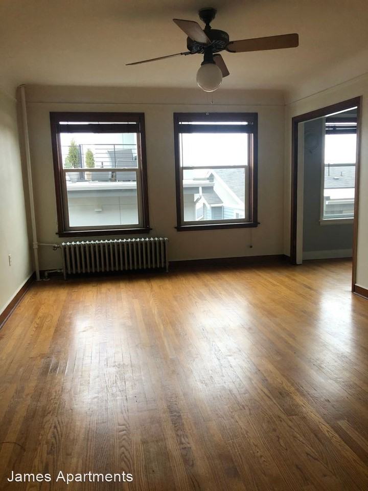 2124 California Ave SW - Photo 3 of 7