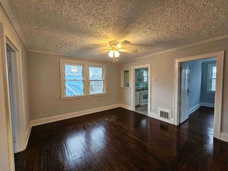 1232 Laidlaw Ave #2 - Photo 3 of 7