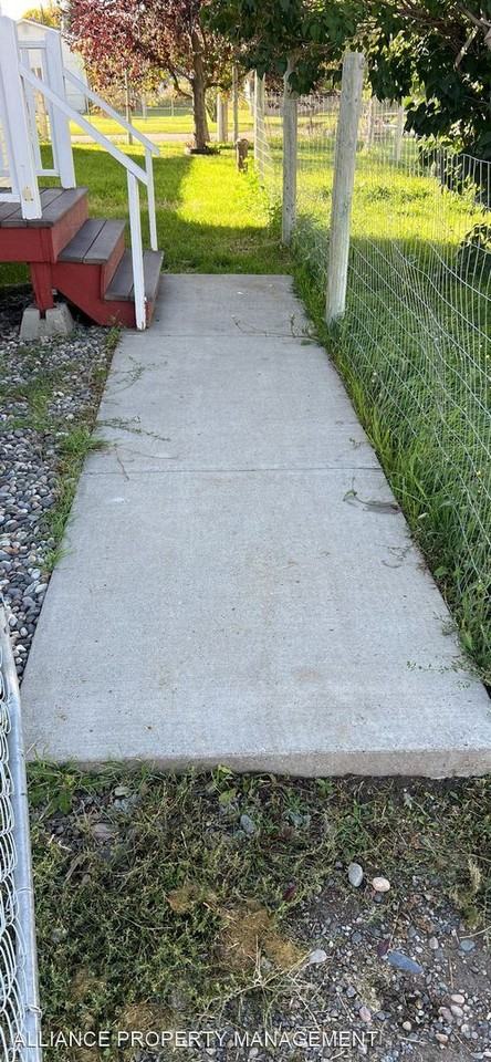 2 N. 7th Avenue E. - Photo 3 of 6