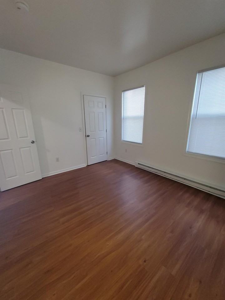 107 Madison St #107 - Photo 4 of 22