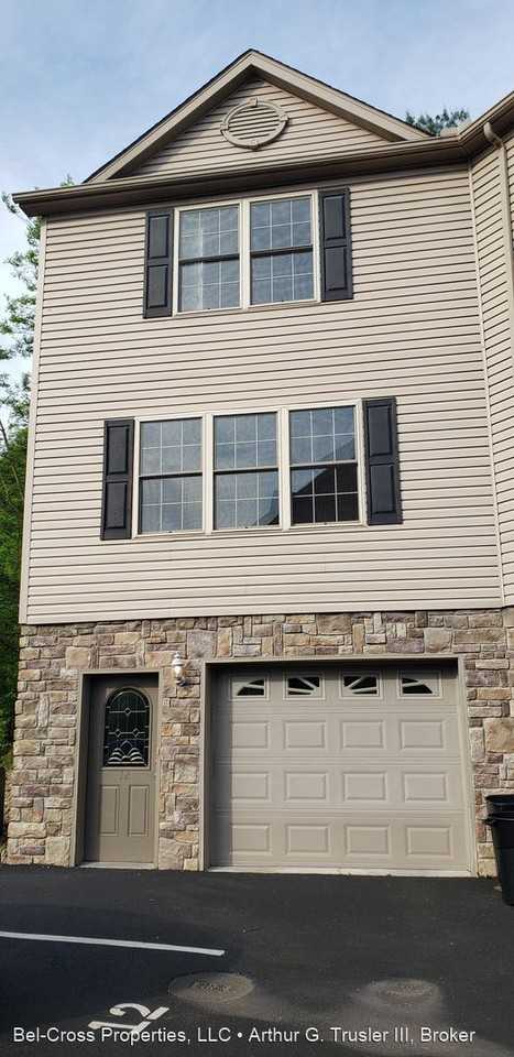 Pineview Place Townhomes minutes from the Medical Center - Photo 2 of 48