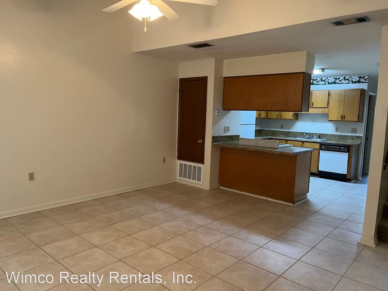 126 Alder Ave Se - Photo 2 of 12