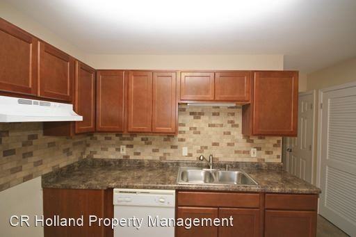 700 Southview Plaza - Photo 2 of 6
