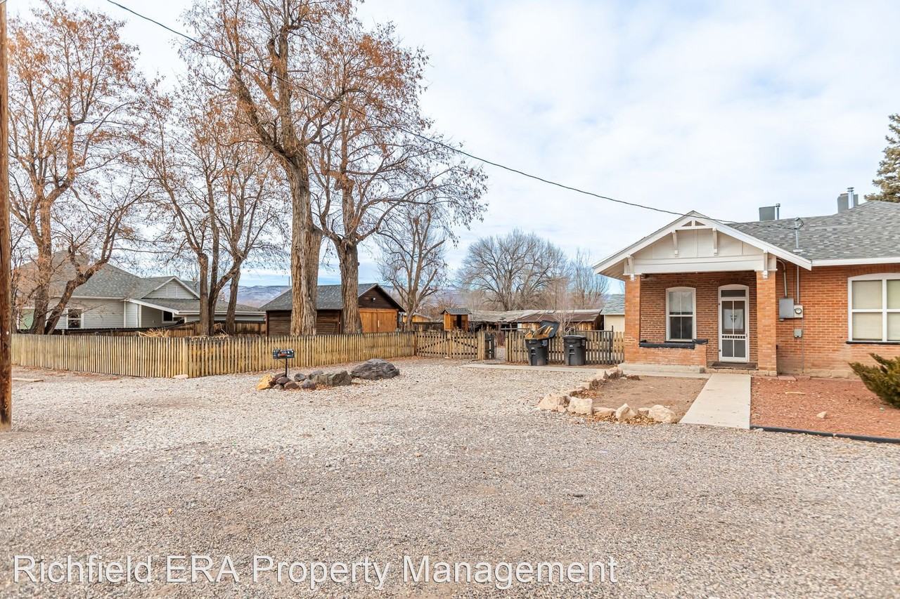 220 W Center St - Photo 2 of 32