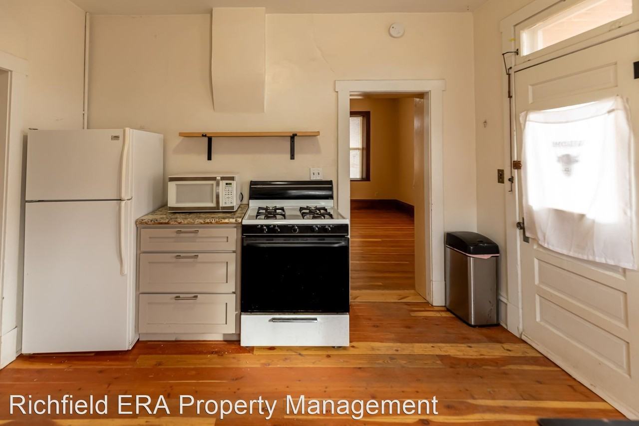 220 W Center St - Photo 3 of 32