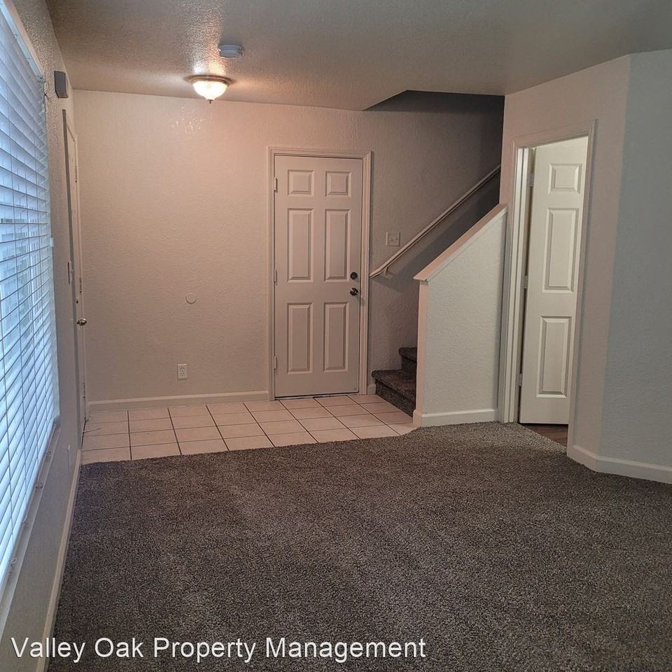 Vermont Ave - Turlock - Photo 2 of 9