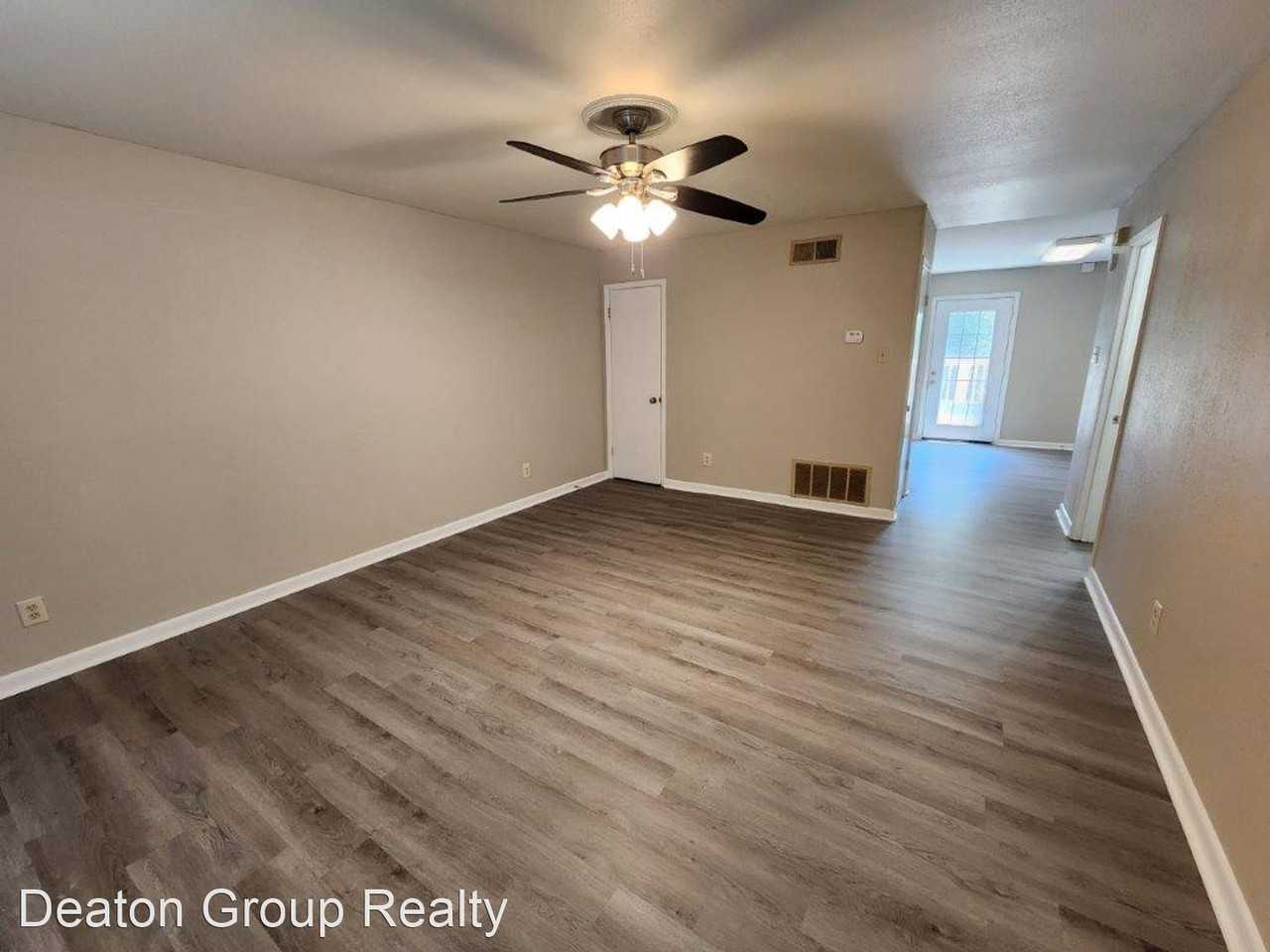 Barton Oaks Apartments - Photo 2 of 18