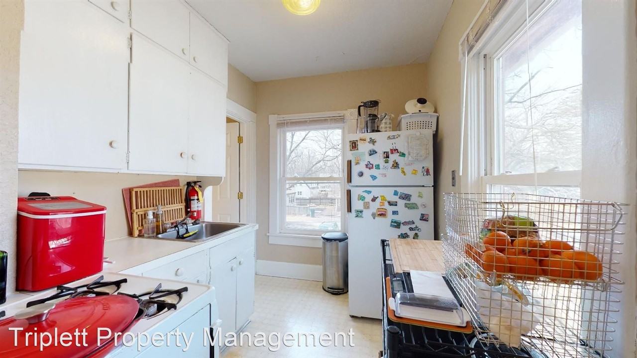 807 Grand Ave - Photo 2 of 14