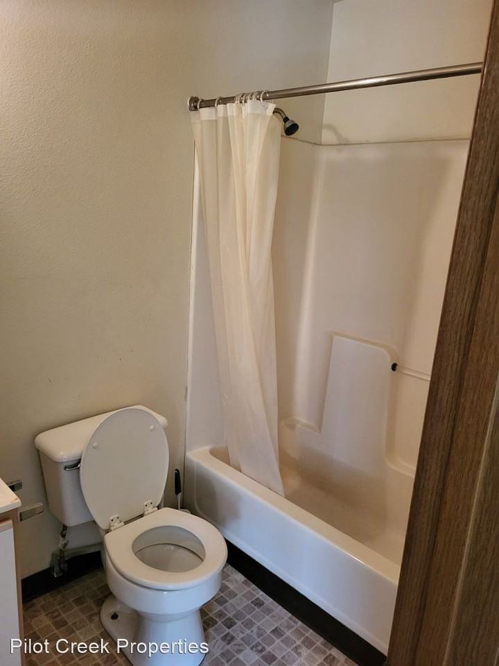 519 N 3rd St - Photo 3 of 3