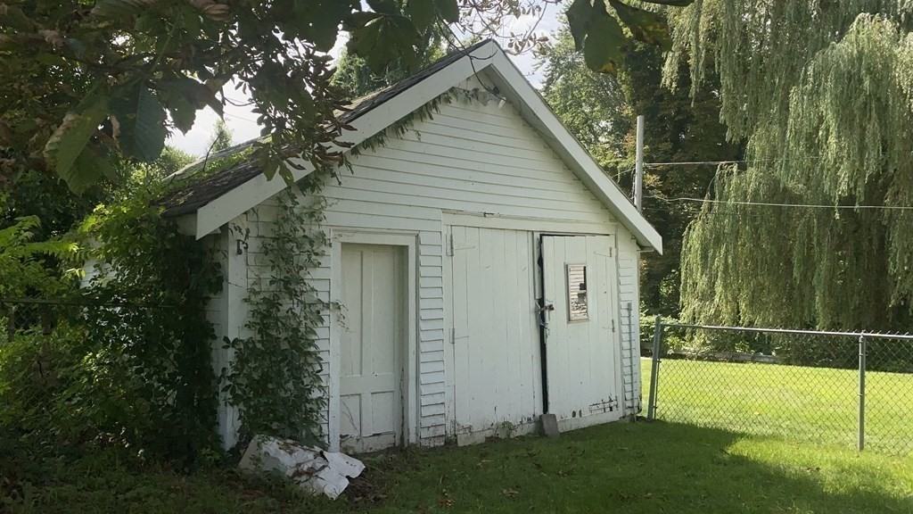 67 Riverview St ##1 - Photo 3 of 17