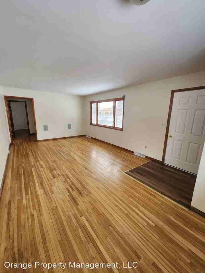 1718 16th St S - Photo 2 of 24