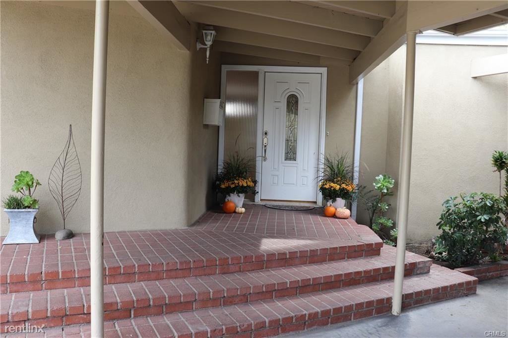 834 Delaware Rd - Photo 3 of 38