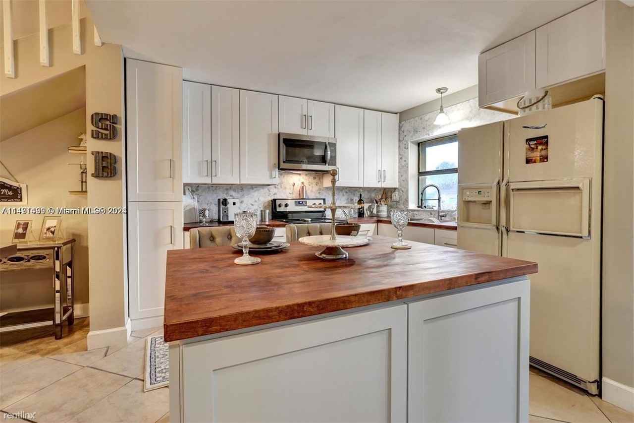 15444 Sw 71st St - Photo 3 of 13