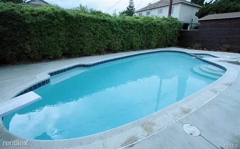 243 N Avon St - Photo 3 of 22