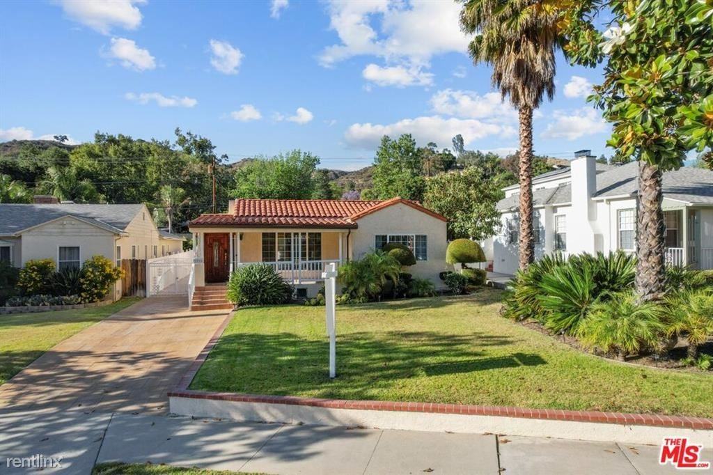 2225 E Glenoaks Blvd - Photo 3 of 36