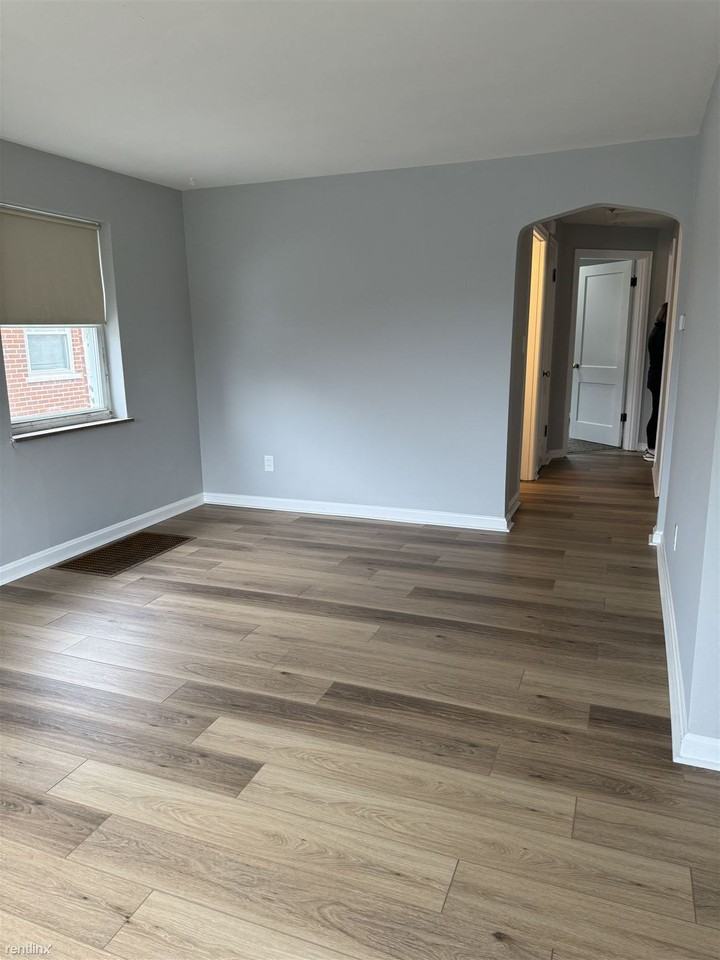 4340 Webster Ave - Photo 3 of 5