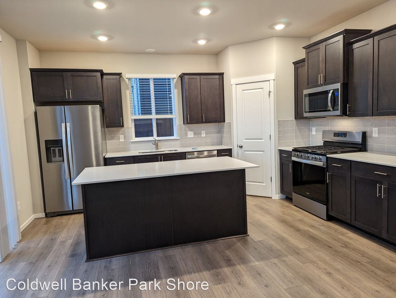 1681 Ne Halden Glen Dr - Photo 2 of 14