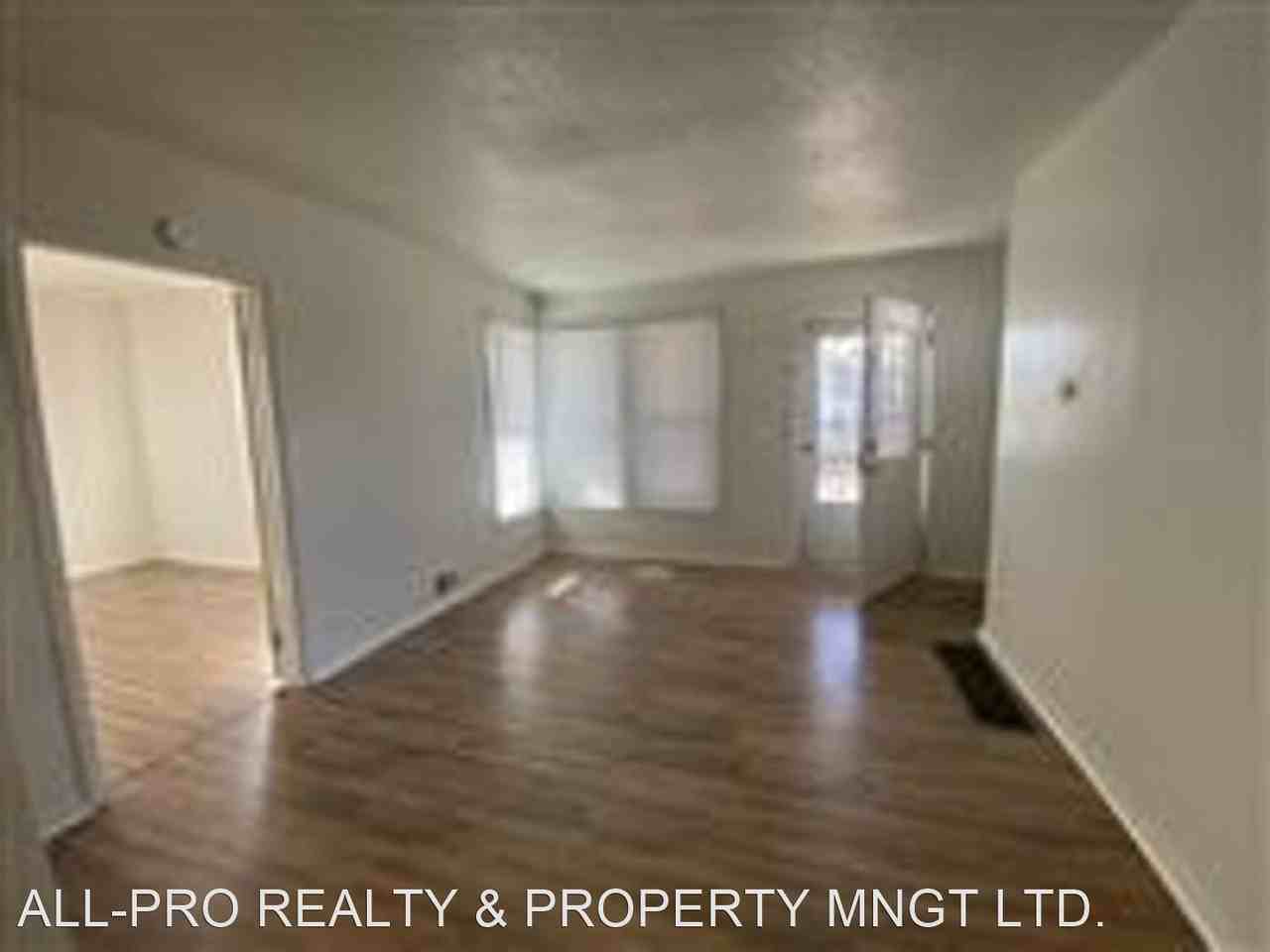 502 W Biddle St - Photo 3 of 10