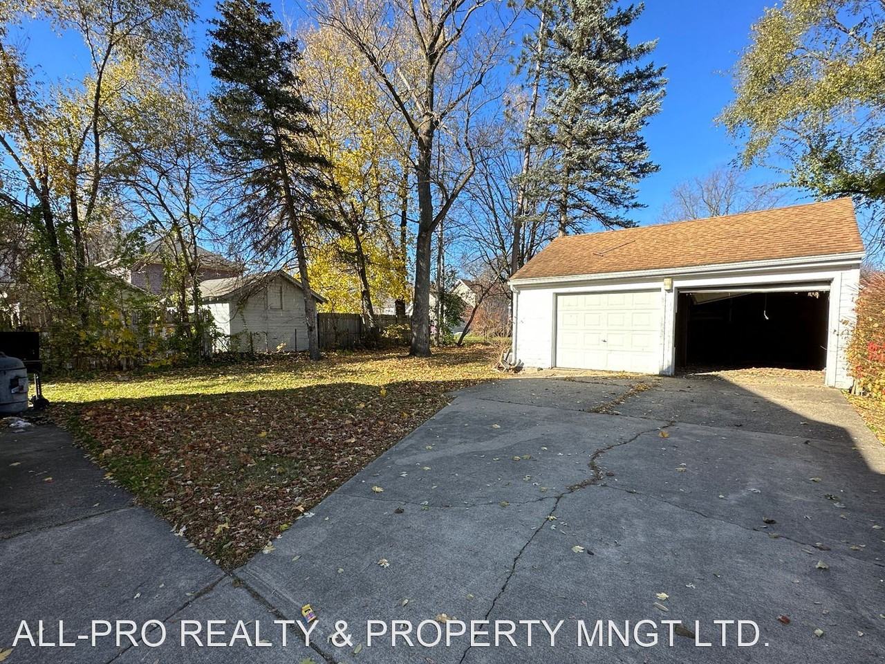 310 & 312 Randolph St - Photo 2 of 19