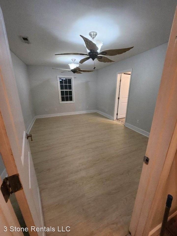 215 Second Ave - Photo 3 of 11