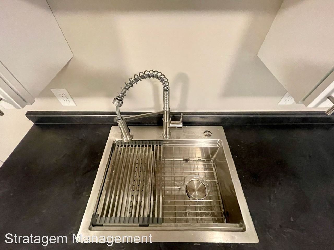 107 Ross St - Photo 3 of 28