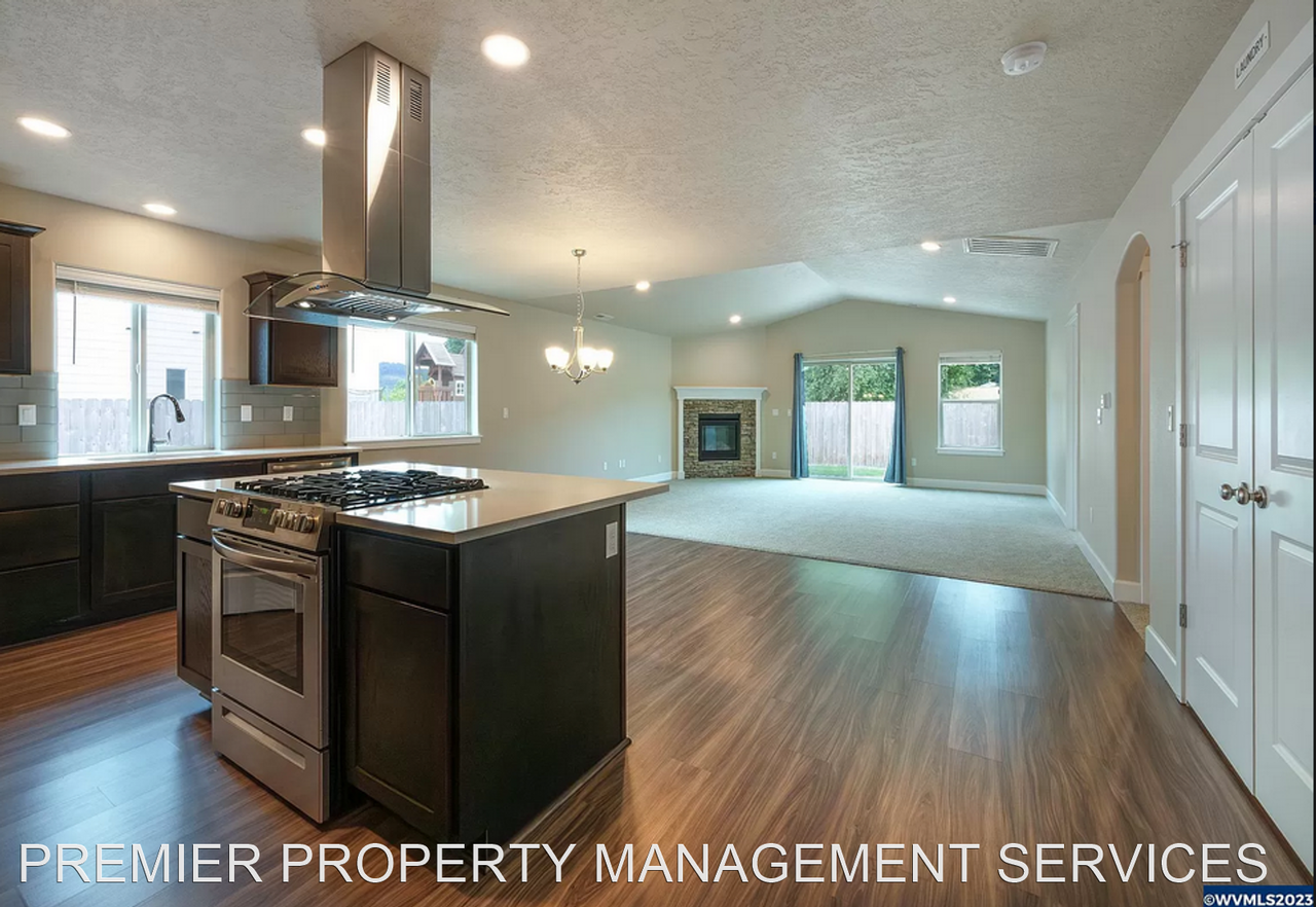 550 S 10th St - Photo 3 of 31