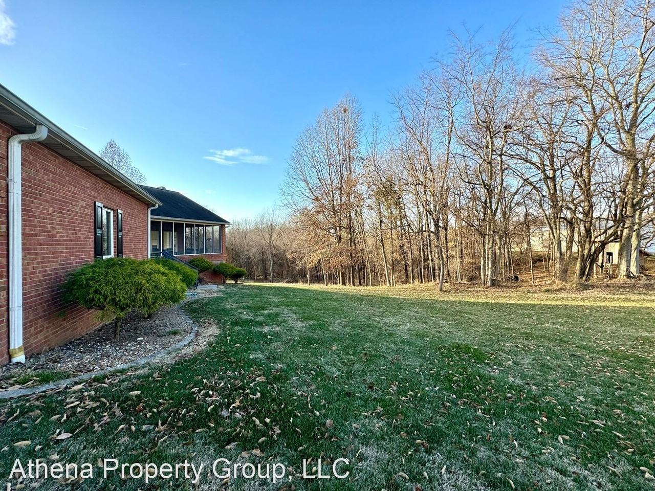 920 Lexington Ave - Photo 3 of 5