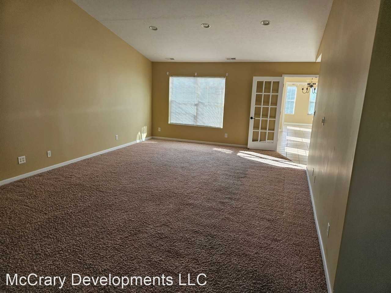 906 Independence Ave - Photo 2 of 8