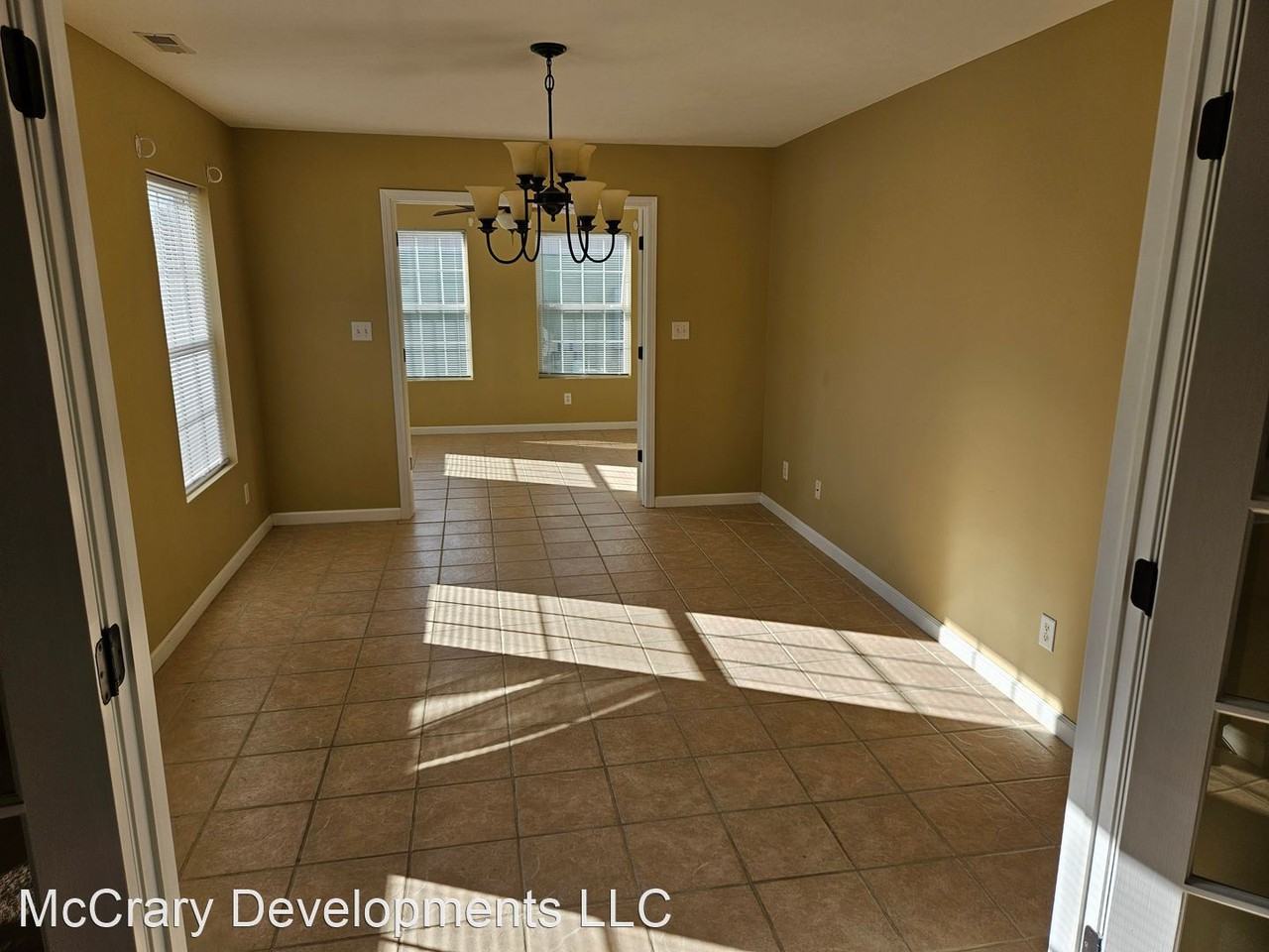 906 Independence Ave - Photo 3 of 8