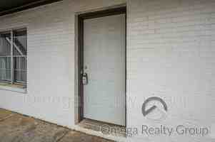 featured image of 3328 Meridian St NE #112