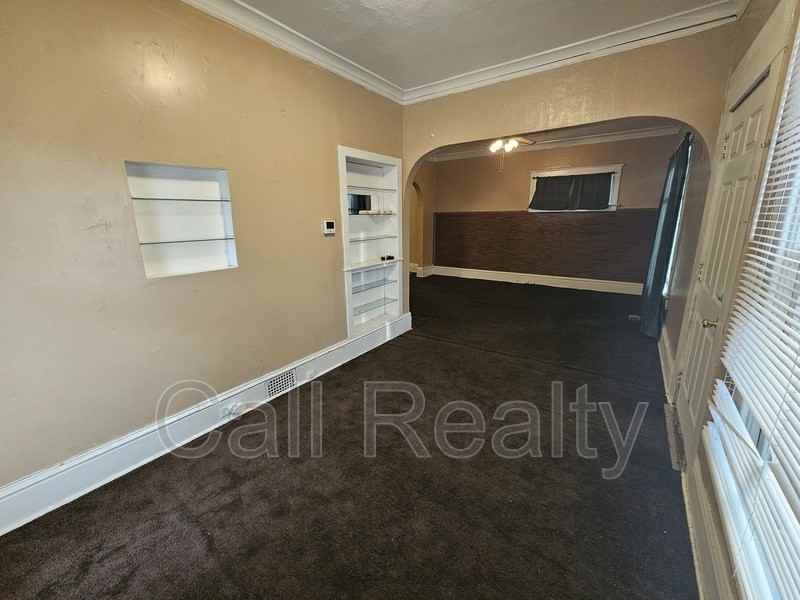 1119 E Newark Ave - Photo 2 of 12
