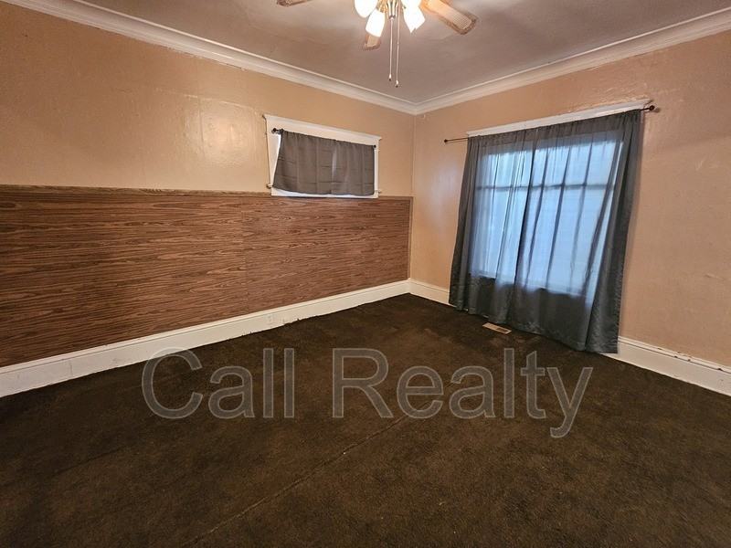 1119 E Newark Ave - Photo 3 of 12