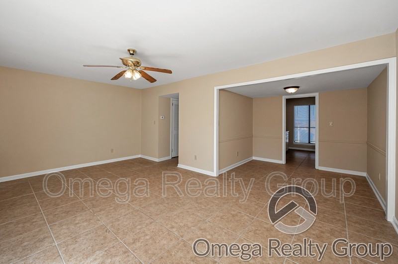 2319 Cheshire Dr - Photo 6 of 30